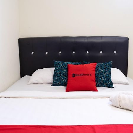 Reddoorz Near Setrasari Mall 4 Бандунг Екстериор снимка