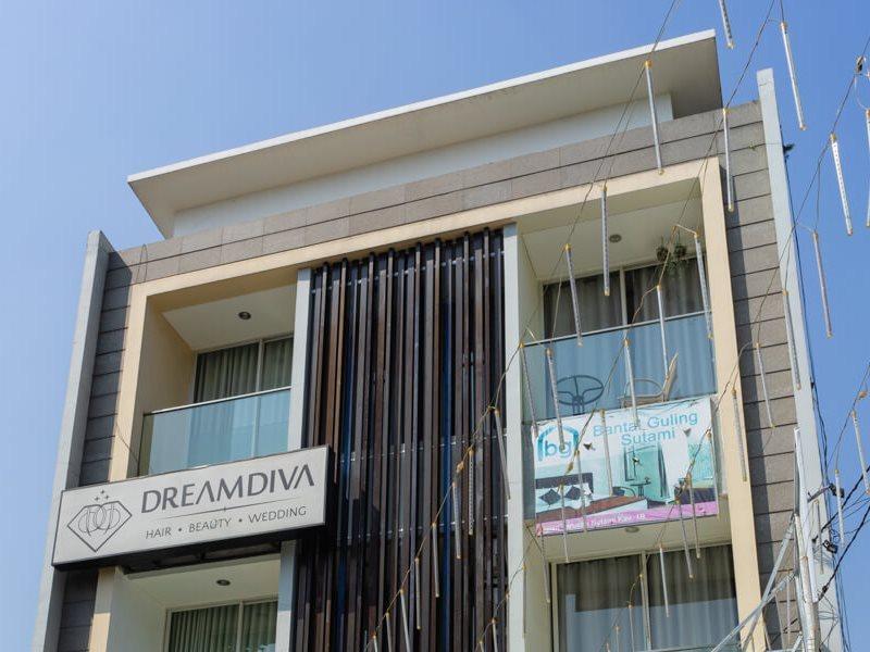 Reddoorz Near Setrasari Mall 4 Бандунг Екстериор снимка
